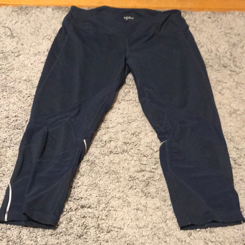 Zella navy capris